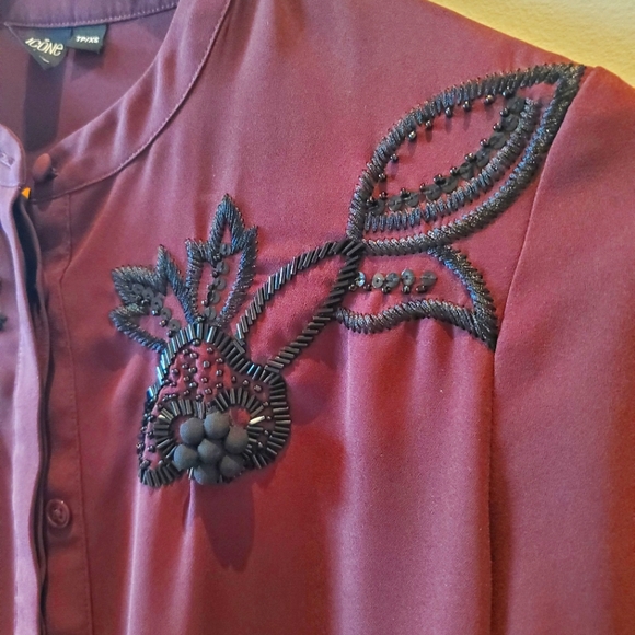 Icone (Simons) Sheer Burgundy Button Up Shirt with Black Beading (XS) - Picture 4 of 8